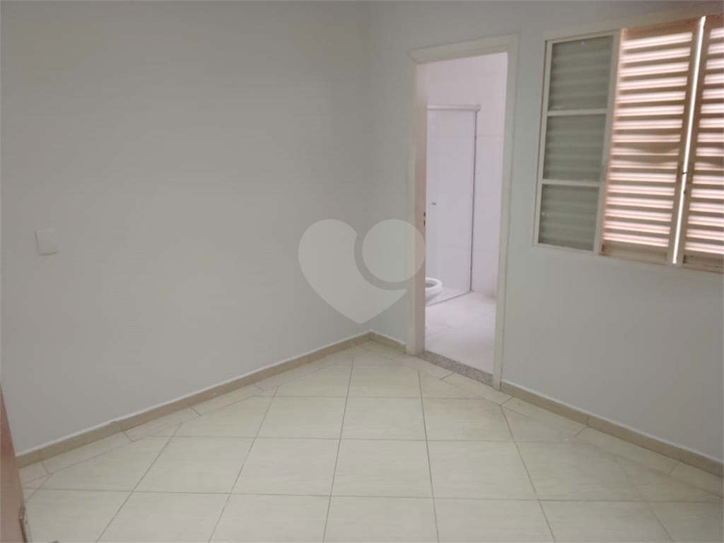 Casa à venda e aluguel com 3 quartos, 190m² - Foto 9