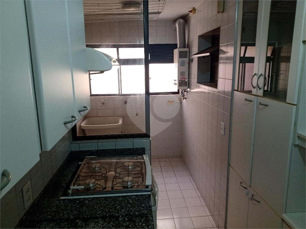 Excelente apartamento 3 dormts com sacada localizado na parte mais plana das Perdizes 