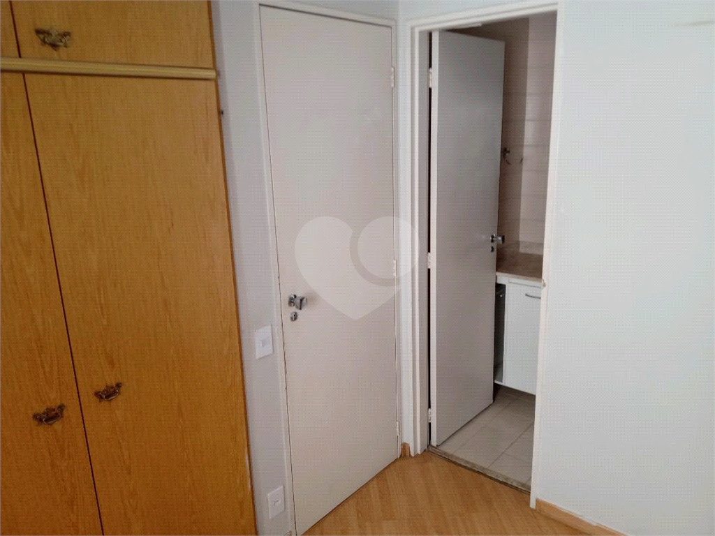 Excelente apartamento 3 dormts com sacada localizado na parte mais plana das Perdizes 