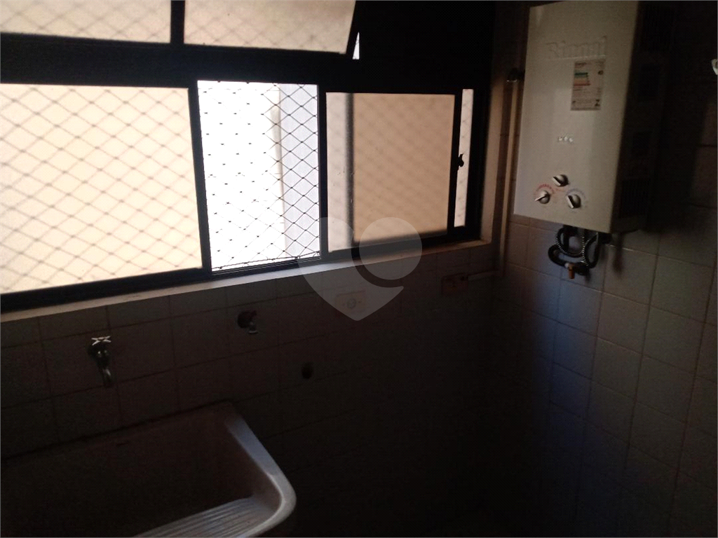 Excelente apartamento 3 dormts com sacada localizado na parte mais plana das Perdizes 