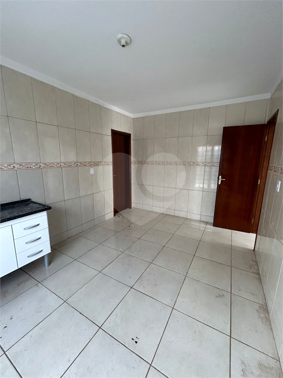 Casa à venda com 2 quartos, 60m² - Foto 2