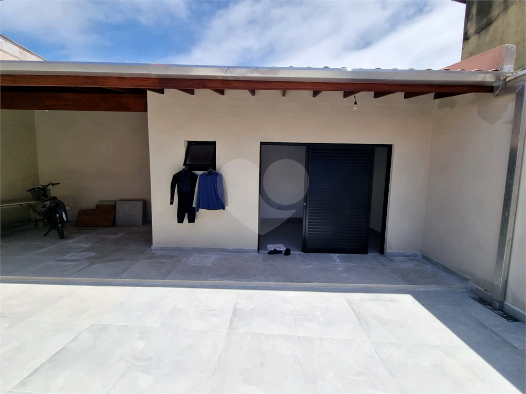 Casa à Venda na Praia de Capricórnio, 242 m² útil, 3 suítes, próximo a praia - Caraguatatuba!