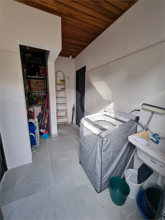 Casa à Venda na Praia de Capricórnio, 242 m² útil, 3 suítes, próximo a praia - Caraguatatuba!