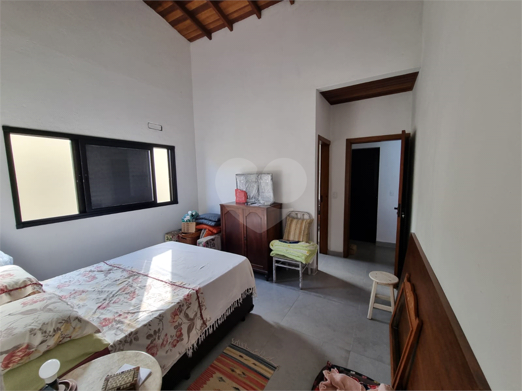 Casa à Venda na Praia de Capricórnio, 242 m² útil, 3 suítes, próximo a praia - Caraguatatuba!