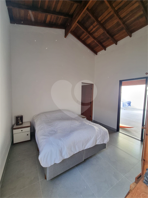 Casa à Venda na Praia de Capricórnio, 242 m² útil, 3 suítes, próximo a praia - Caraguatatuba!