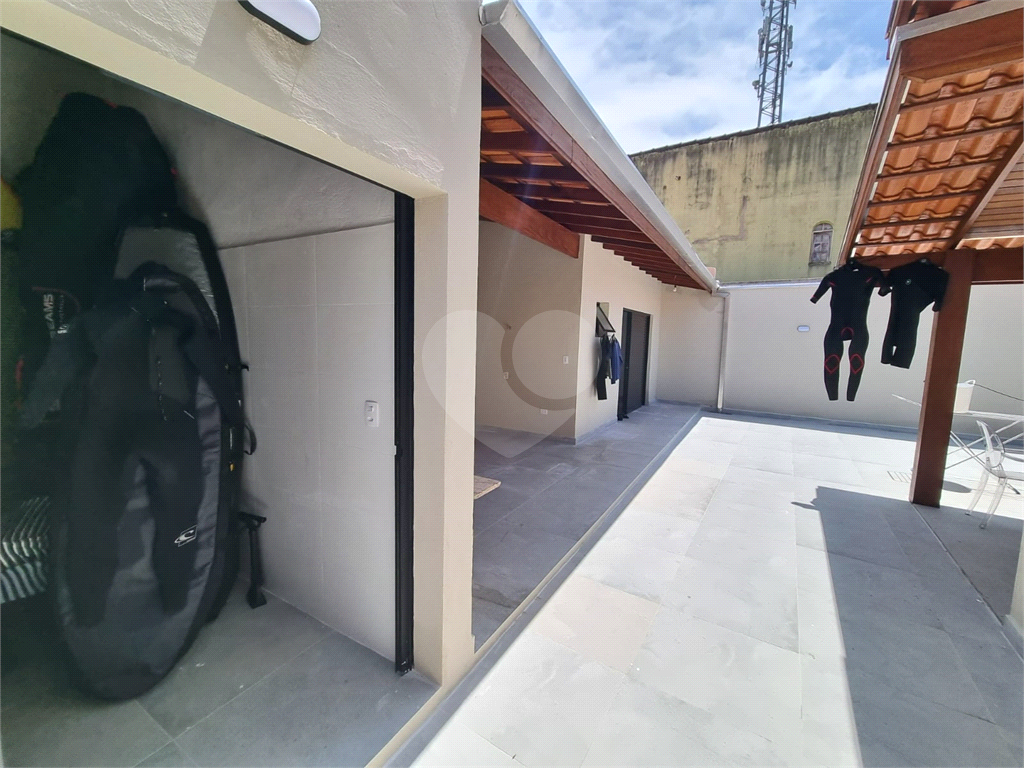 Casa à Venda na Praia de Capricórnio, 242 m² útil, 3 suítes, próximo a praia - Caraguatatuba!