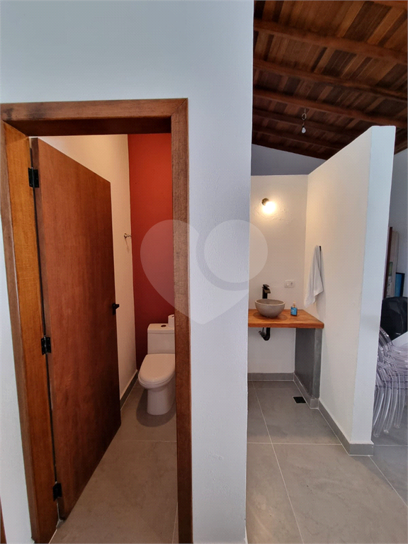Casa à Venda na Praia de Capricórnio, 242 m² útil, 3 suítes, próximo a praia - Caraguatatuba!