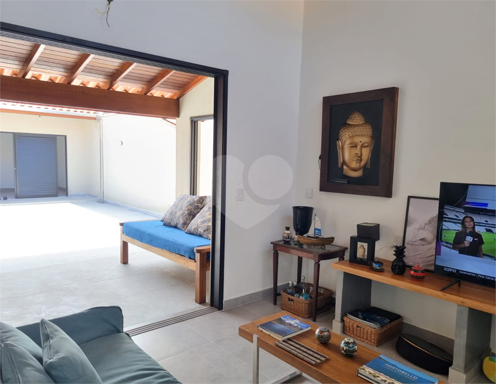 Casa à Venda na Praia de Capricórnio, 242 m² útil, 3 suítes, próximo a praia - Caraguatatuba!