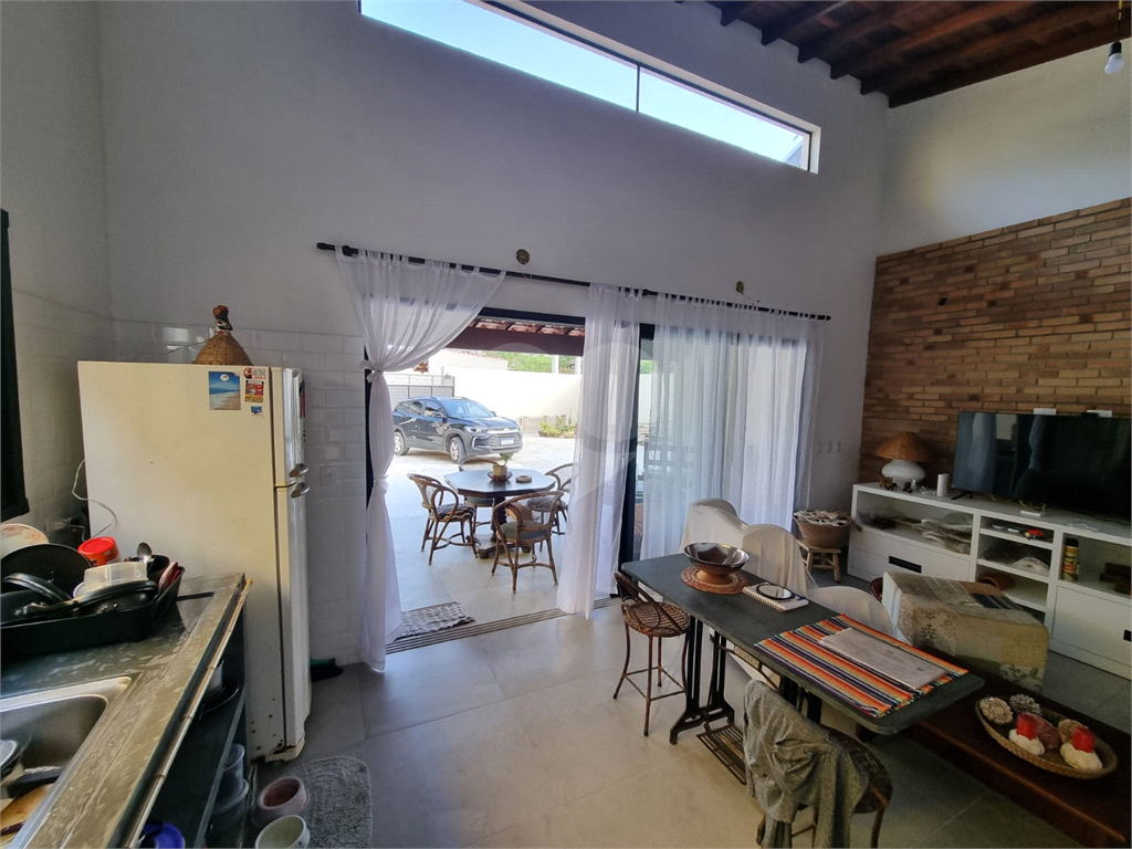 Casa à Venda na Praia de Capricórnio, 242 m² útil, 3 suítes, próximo a praia - Caraguatatuba!