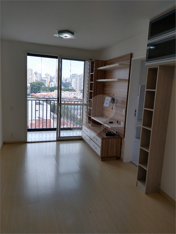 APARTAMENTO em LAPA