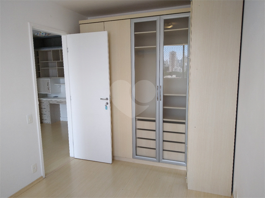 APARTAMENTO em LAPA