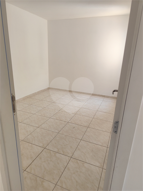 Apartamento para alugar com 2 quartos, 76m² - Foto 13