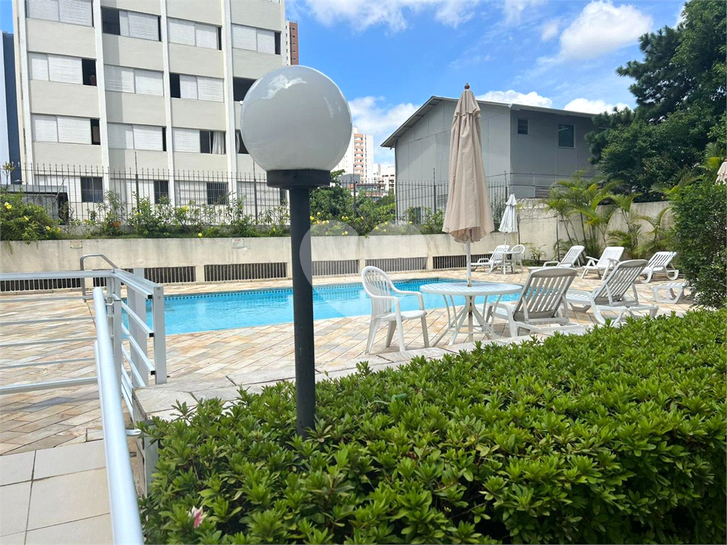 APARTAMENTO em CAMPO BELO