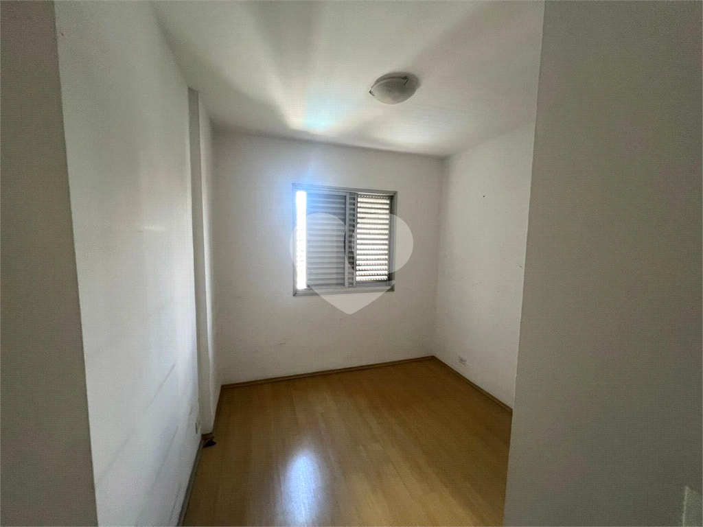 APARTAMENTO em CAMPO BELO