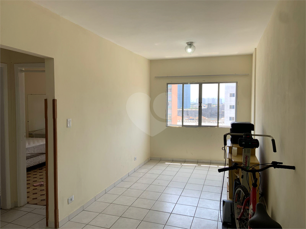 APARTAMENTO em CENTRO