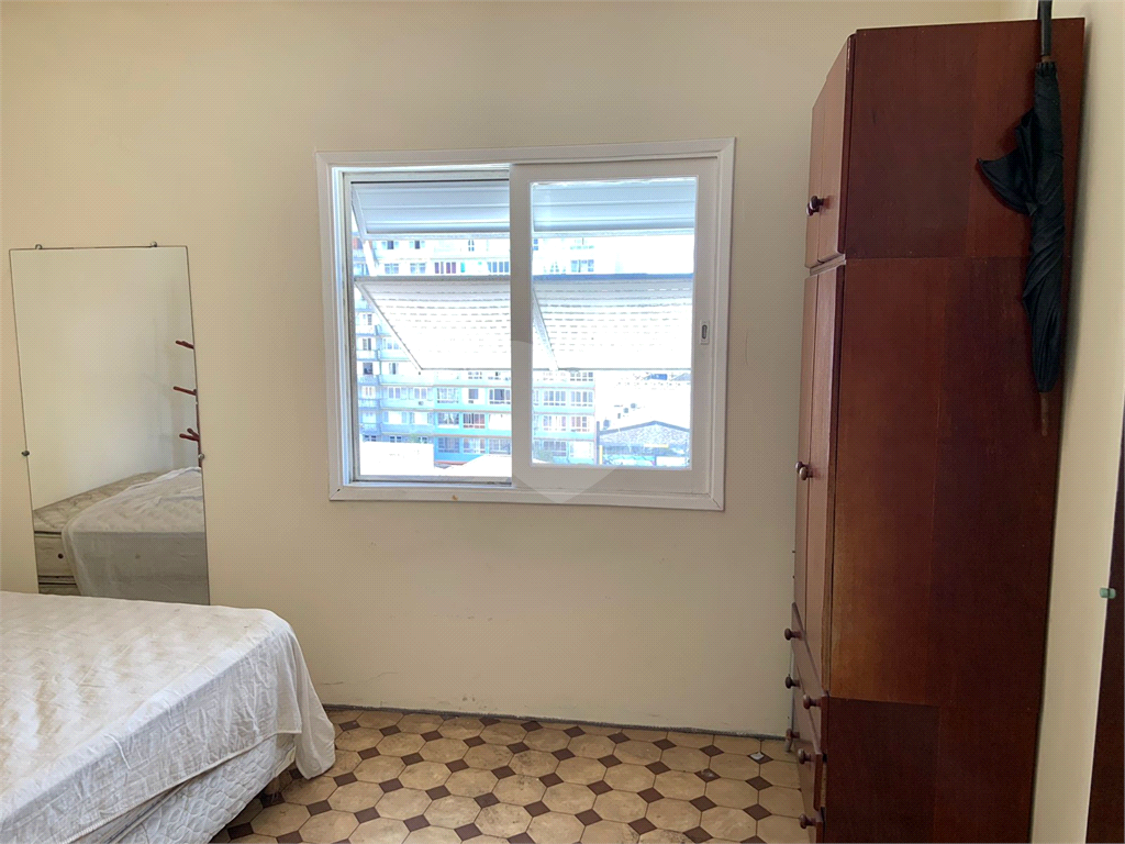 APARTAMENTO em CENTRO