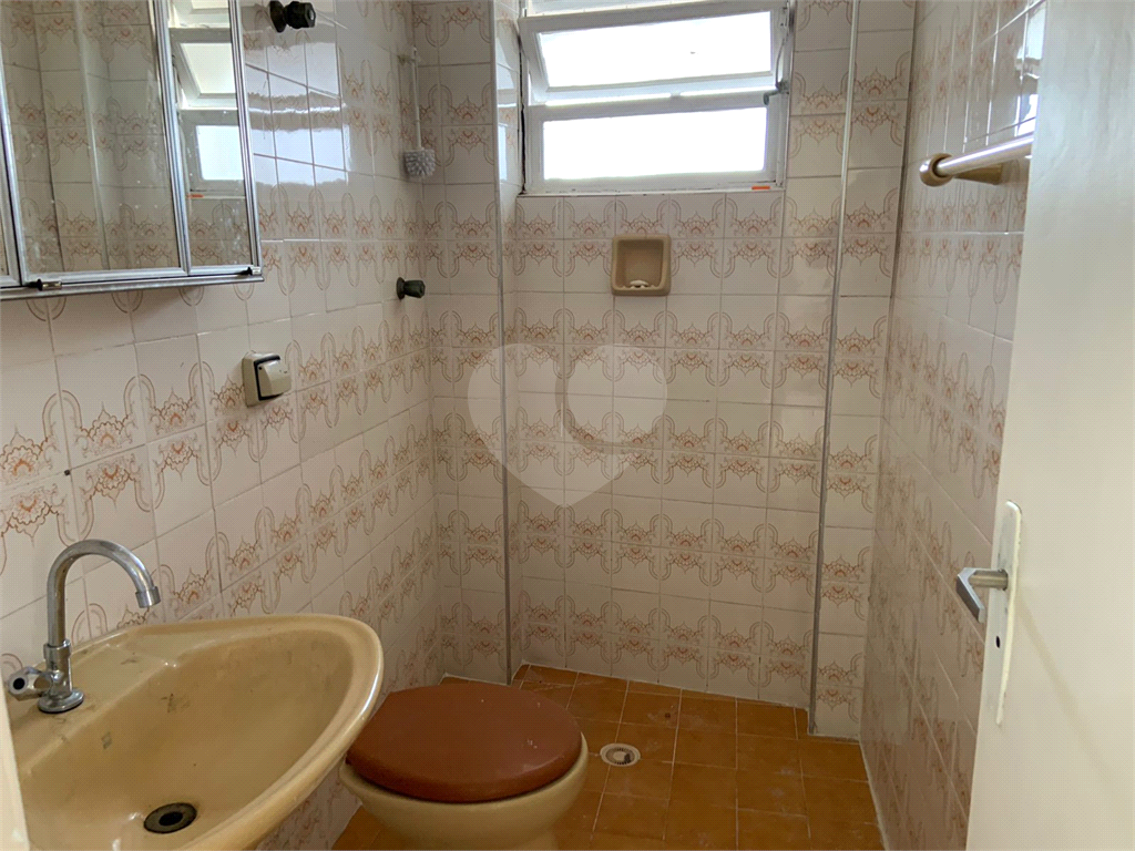 APARTAMENTO em CENTRO