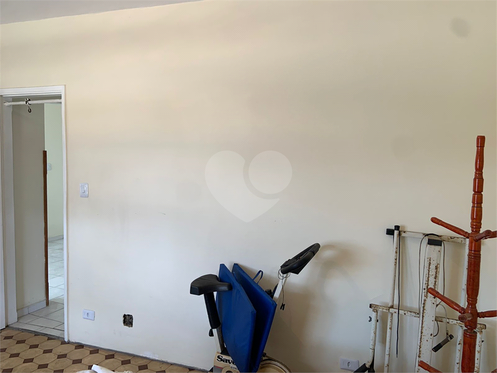 APARTAMENTO em CENTRO
