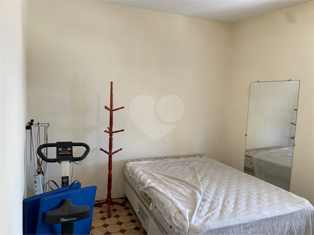 APARTAMENTO em CENTRO