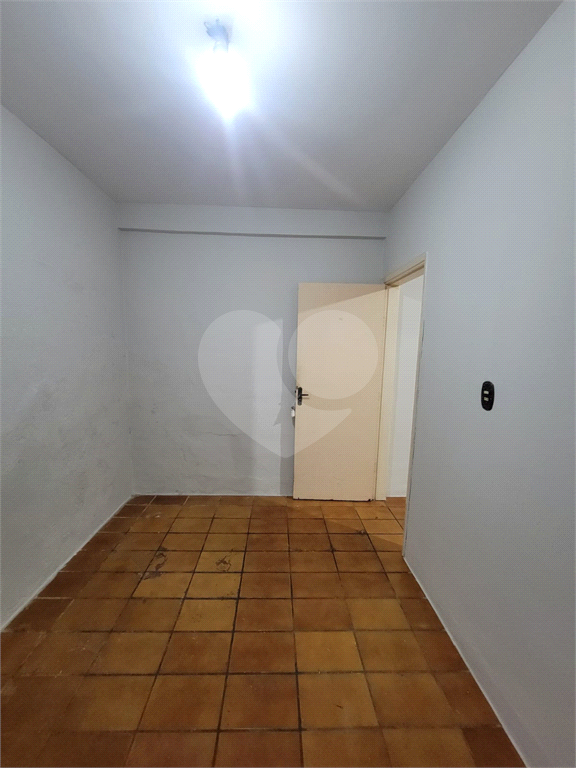 Casa para alugar com 2 quartos, 160m² - Foto 15