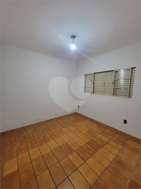 Casa para alugar com 2 quartos, 160m² - Foto 8