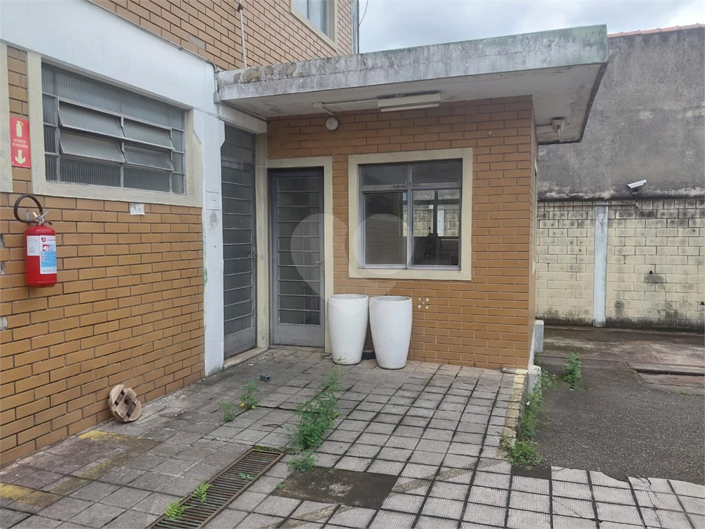 Depósito-Galpão-Armazém para alugar, 1700m² - Foto 32