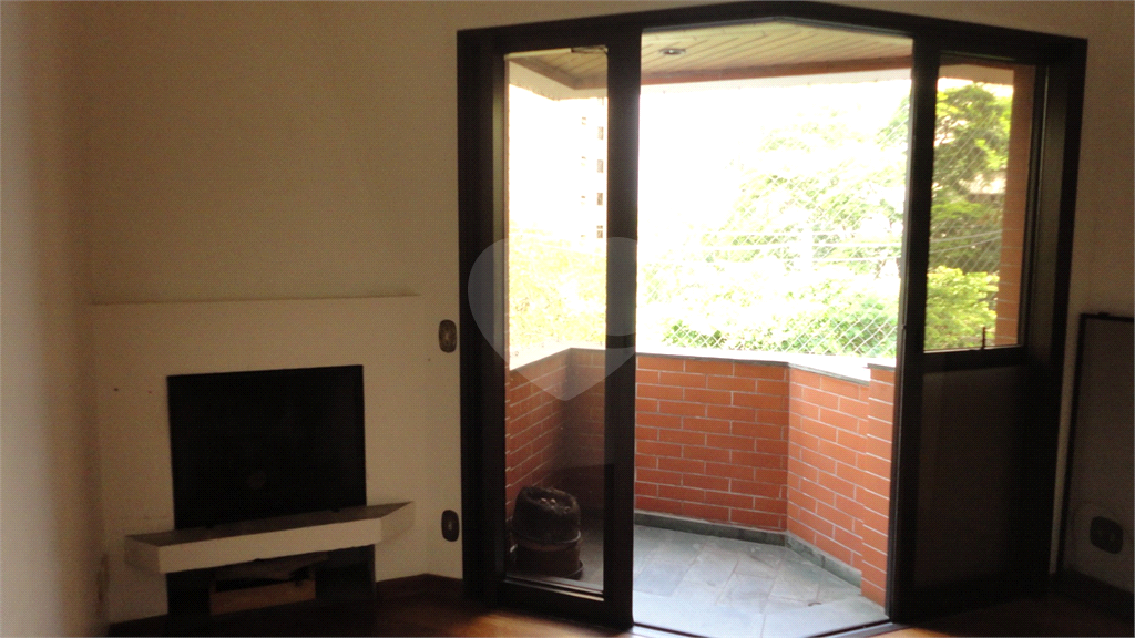 Apartamento à venda com 3 quartos, 105m² - Foto 2