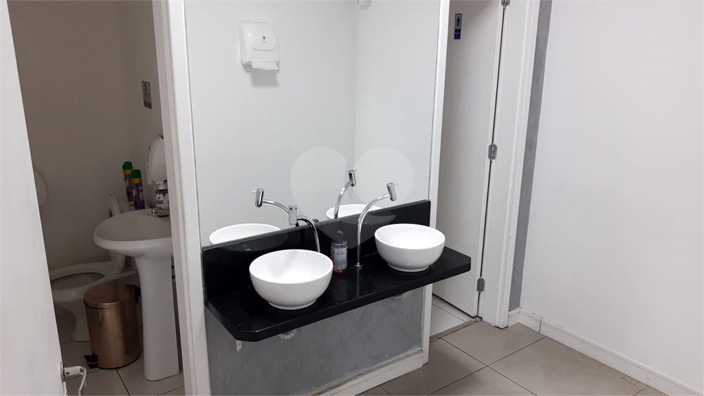 CONJUNTO COMERCIAL