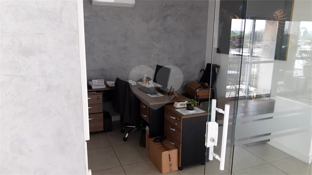 CONJUNTO COMERCIAL