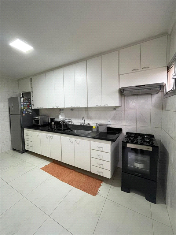 Apartamento à venda com 3 quartos, 100m² - Foto 1