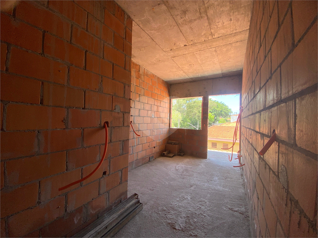 APARTAMENTO À VENDA VILA ISOLINA MAZZEI 1 DORMITÓRIO COM SACADA E QUINTAL 
