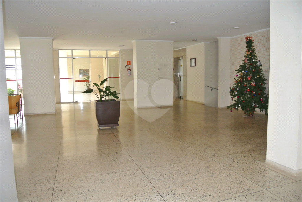 Apartamento à venda com 2 quartos, 80m² - Foto 37