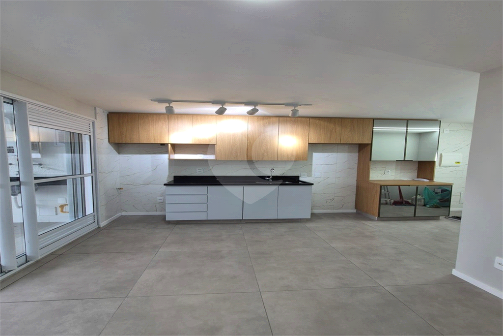 Apartamento com 2 dormitorios e 1 vaga na Barra Funda - Zona Oeste - SP