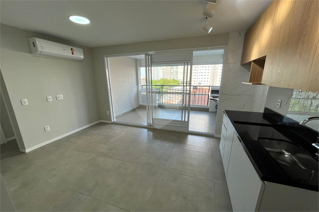Apartamento com 2 dormitorios e 1 vaga na Barra Funda - Zona Oeste - SP