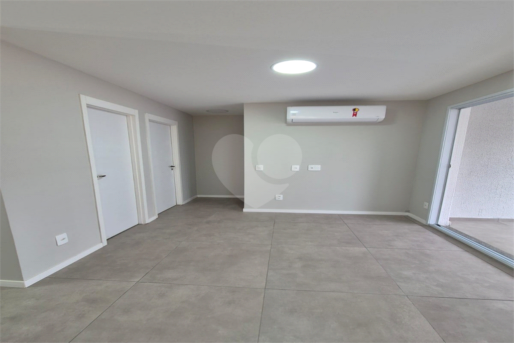 Apartamento com 2 dormitorios e 1 vaga na Barra Funda - Zona Oeste - SP