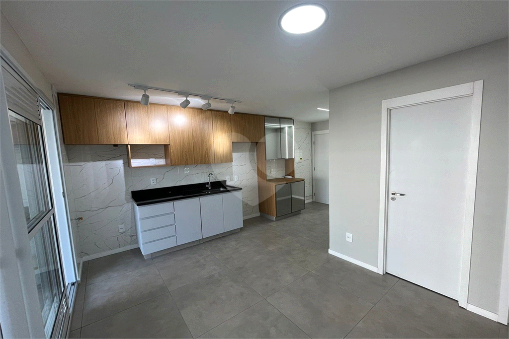Apartamento com 2 dormitorios e 1 vaga na Barra Funda - Zona Oeste - SP