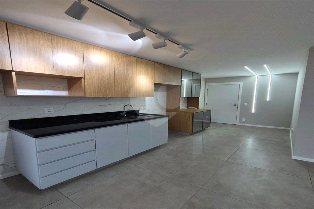 Apartamento com 2 dormitorios e 1 vaga na Barra Funda - Zona Oeste - SP