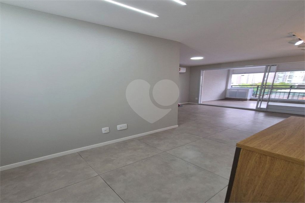 Apartamento com 2 dormitorios e 1 vaga na Barra Funda - Zona Oeste - SP