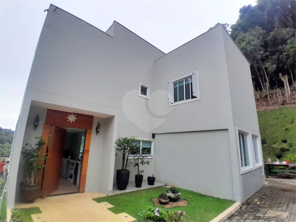Casa de Condomínio à venda com 3 quartos, 250m² - Foto 6