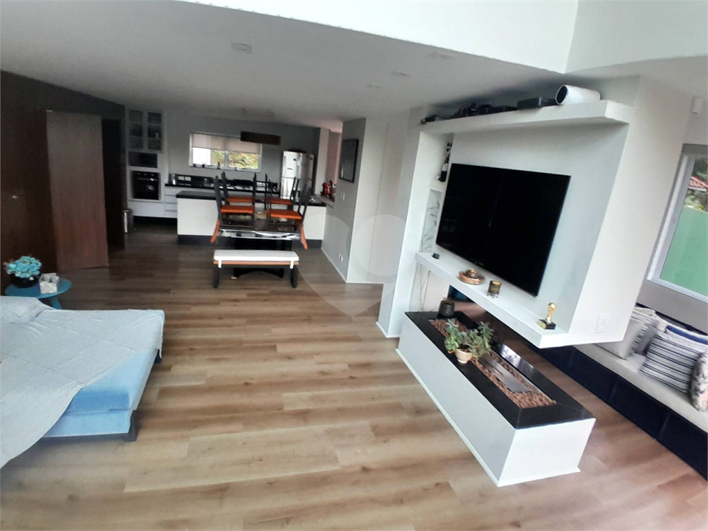 Casa de Condomínio à venda com 3 quartos, 250m² - Foto 17