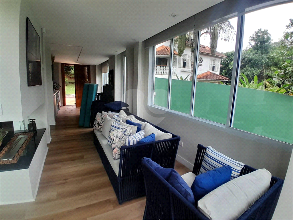Casa de Condomínio à venda com 3 quartos, 250m² - Foto 19