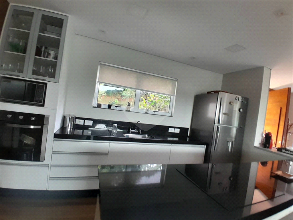 Casa de Condomínio à venda com 3 quartos, 250m² - Foto 9