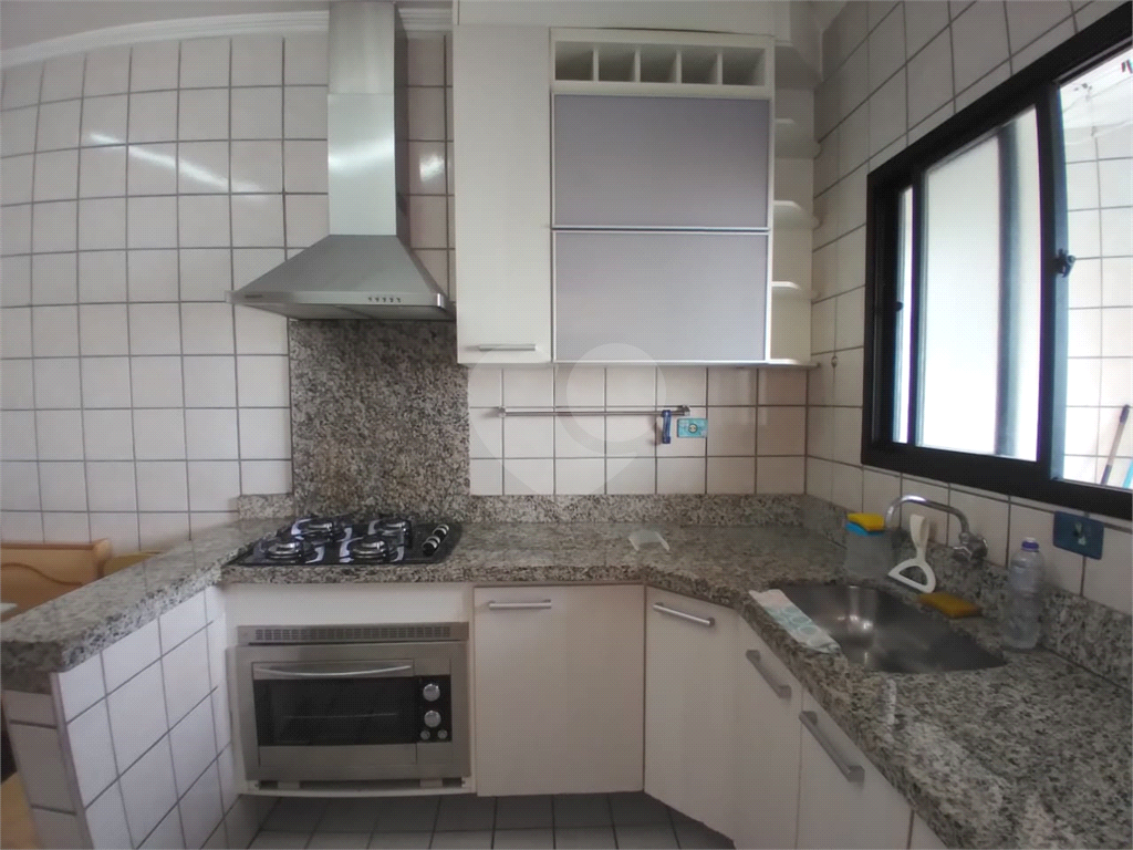 Apartamento à venda com 1 quarto, 60m² - Foto 11