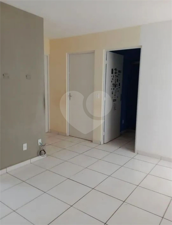 Apartamento à venda com 2 quartos, 42m² - Foto 11