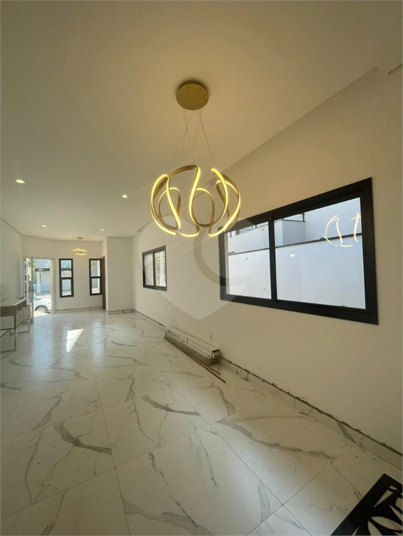 Casa à venda com 3 quartos, 165m² - Foto 1
