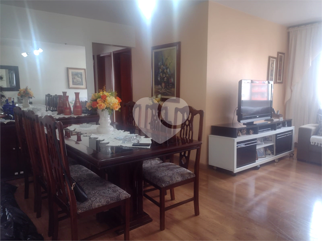 APARTAMENTO em VILA ROMANA