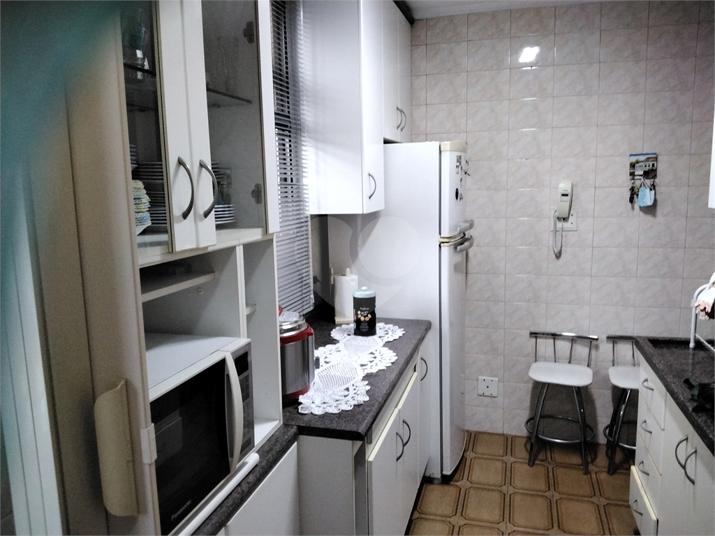 Apartamento à venda com 2 quartos, 55m² - Foto 11