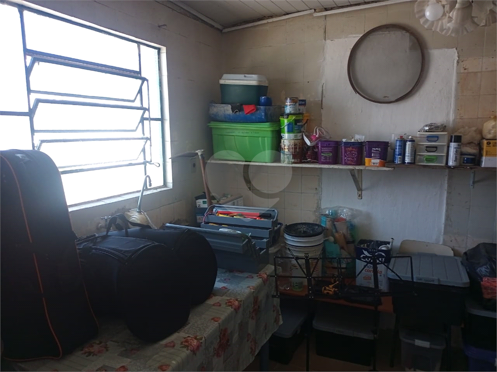 Imóvel com 3 casas, 3 vagas. Vila Nivi.