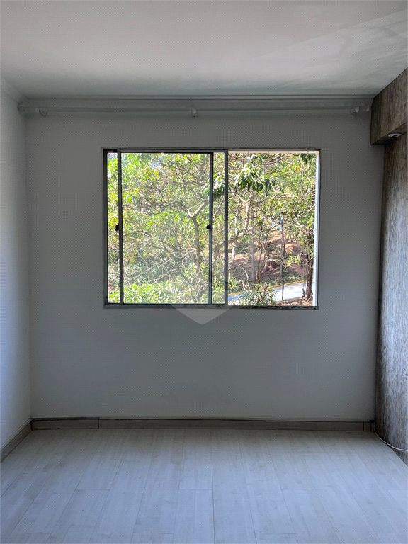 APARTAMENTO em HORTO