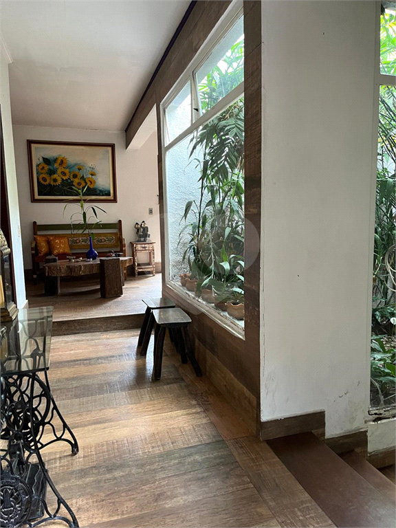 Casa para alugar com 3 quartos, 334m² - Foto 10